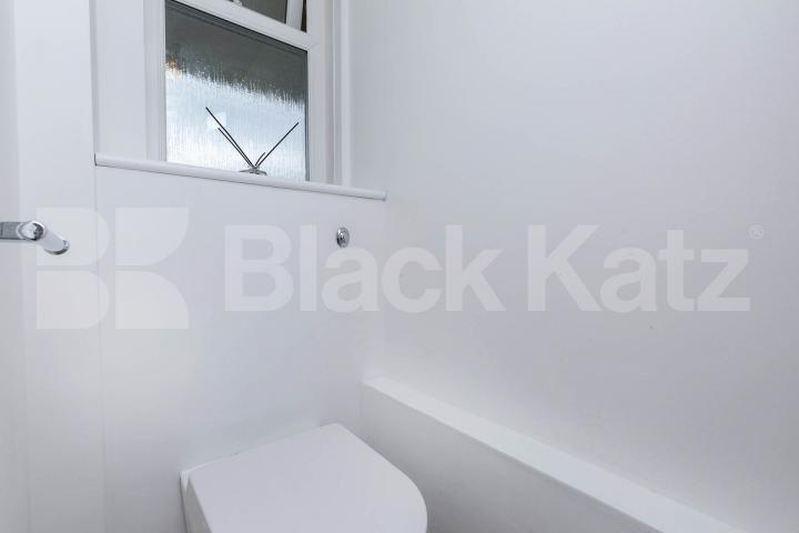 Split level Maisonette in a hard to beat location in between Angel & Kings Cross Wynford Road, Angel / Kings Cross